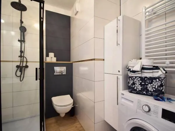 アパート Navy Blue